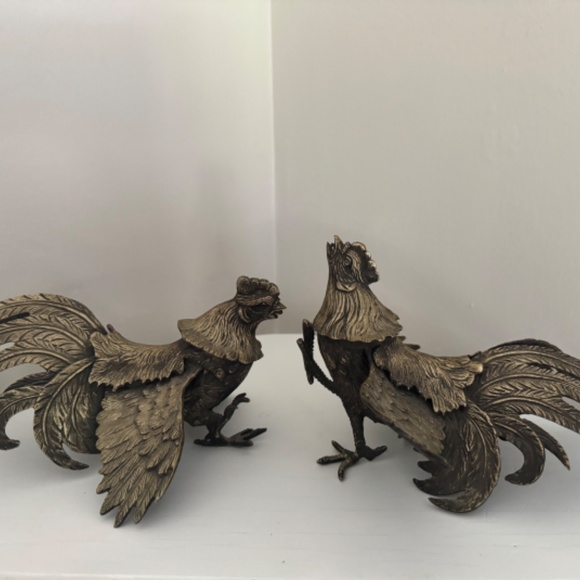 Mid-Century Modern Pair of Brass Fighting Roosters - Picture 3 of 7